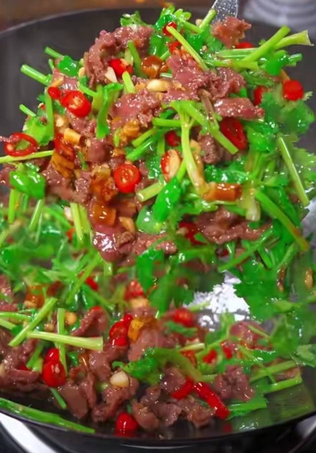小炒黄牛肉饭